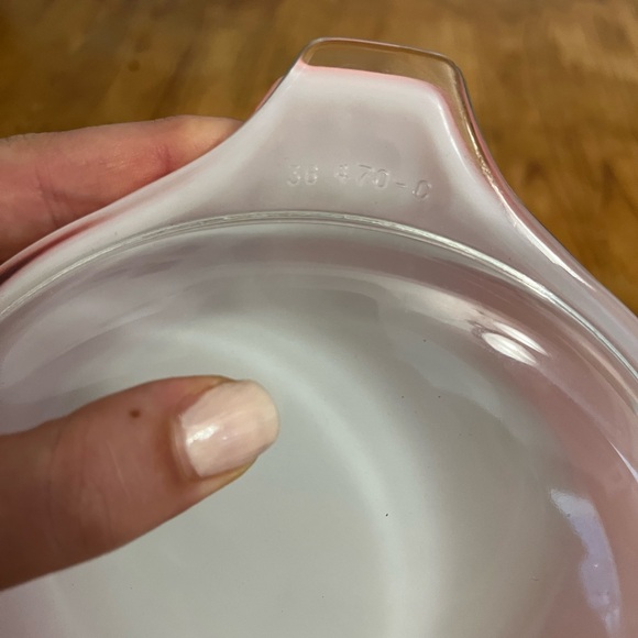 Vintage Pyrex Gooseberry Dishes 471, 472 With Lids Like New Pink White Set Of 2 - Picture 2 of 8